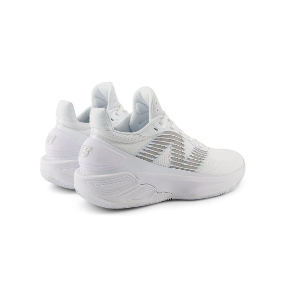 New in Box New Balance Men Two WXY V5 Basketball Shoes Color White Grey